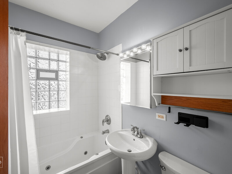 2546 W George Street Chicago IL 60618