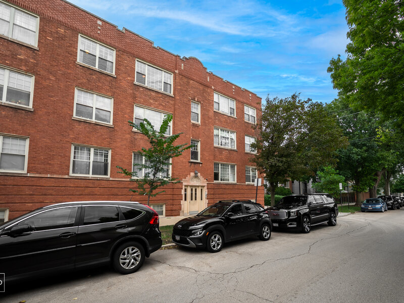 2546 W George Street Chicago IL 60618