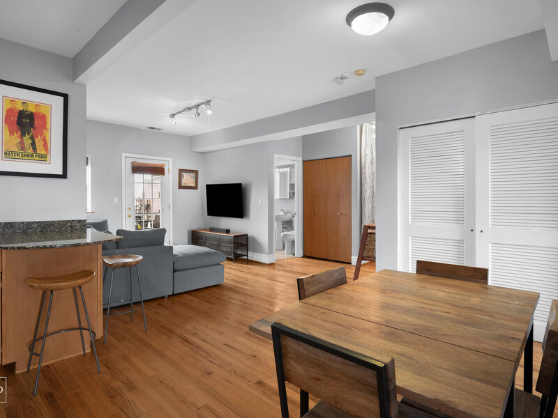2546 W George Street Chicago IL 60618