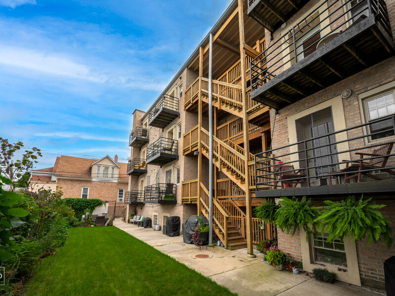 2546 W George Street Chicago IL 60618