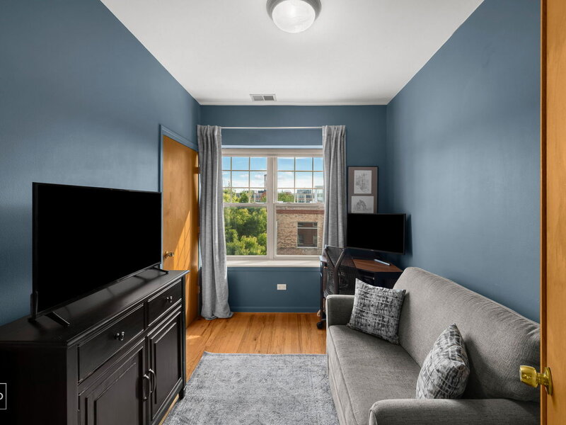 2546 W George Street Chicago IL 60618