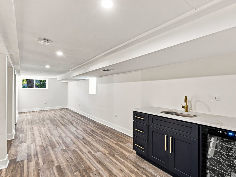 5722 W Grover Street Chicago IL 60630