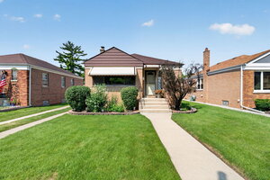 Photo of 9628 S Utica Avenue Evergreen Park IL 60805