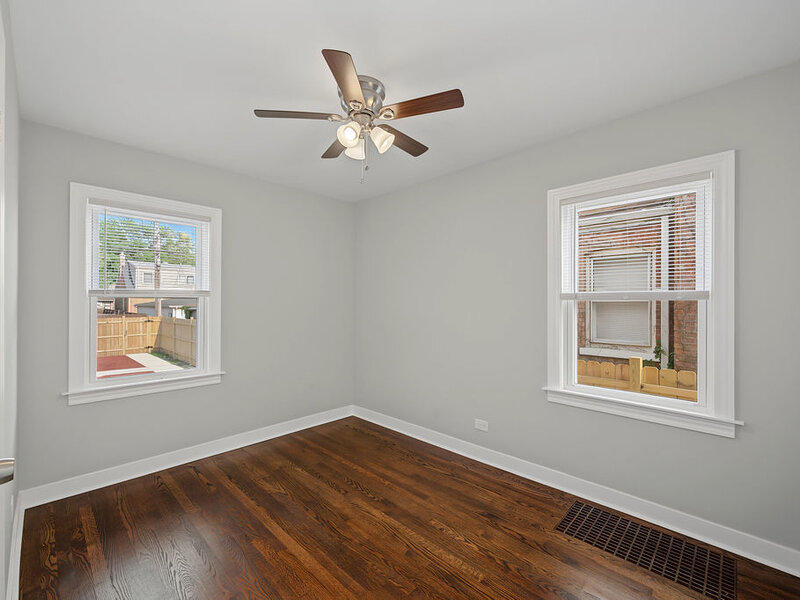 11325 S Avenue H Chicago IL 60617