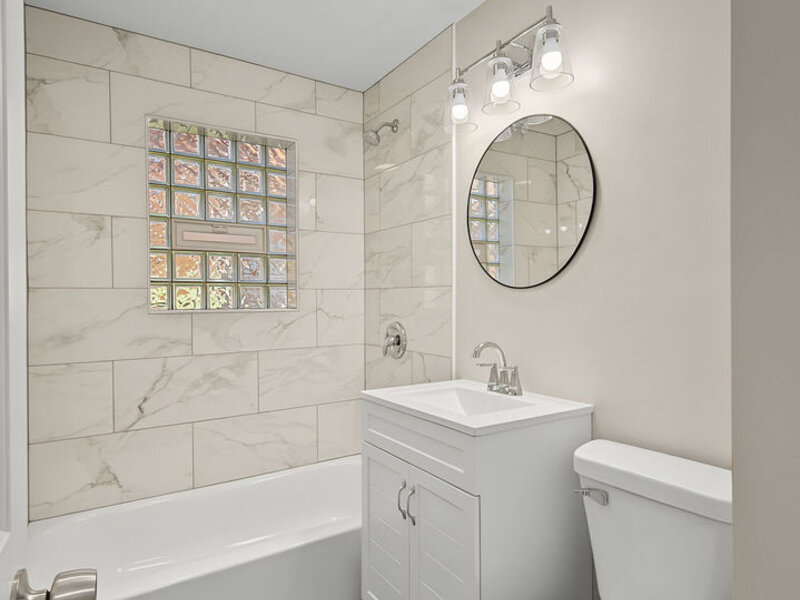 11325 S Avenue H Chicago IL 60617