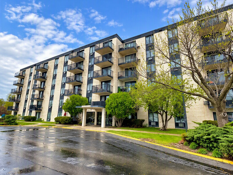 9128 W Terrace Drive Niles IL 60714