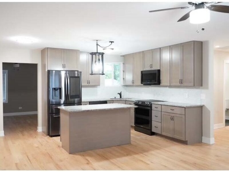 162 Thunderbird Trail Carol Stream IL 60188