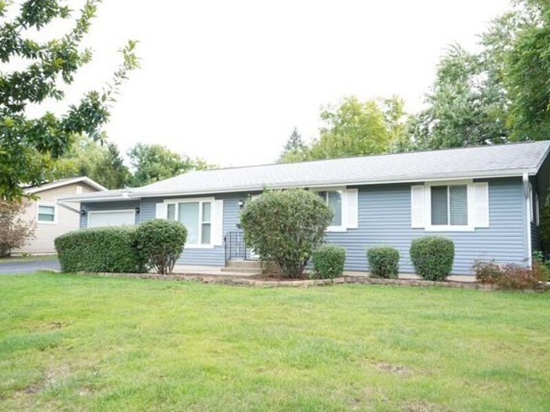 162 Thunderbird Trail Carol Stream IL 60188