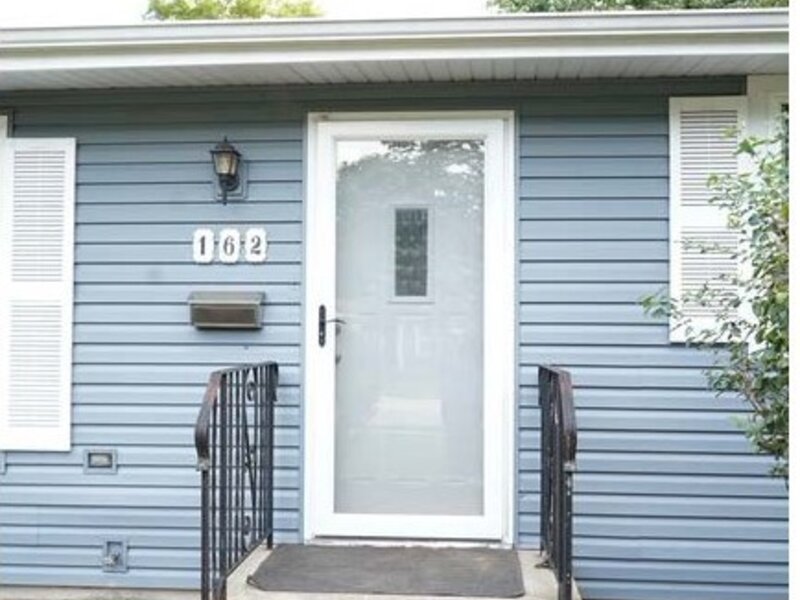 162 Thunderbird Trail Carol Stream IL 60188