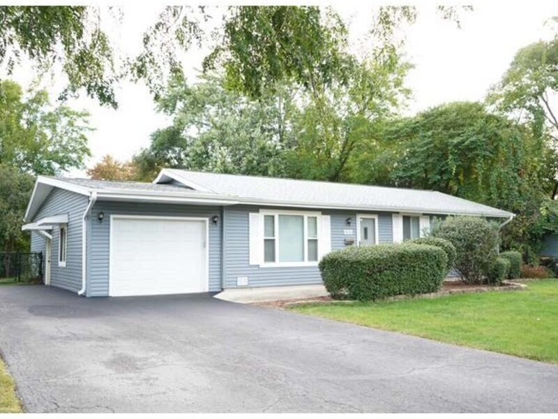 162 Thunderbird Trail Carol Stream IL 60188