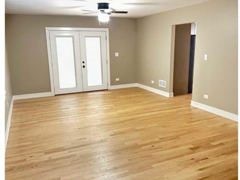 162 Thunderbird Trail Carol Stream IL 60188