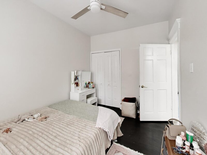 4822 W Hutchinson Street Chicago IL 60641