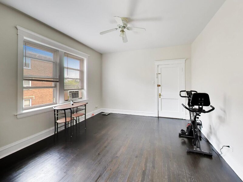 4822 W Hutchinson Street Chicago IL 60641