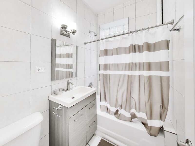 4822 W Hutchinson Street Chicago IL 60641
