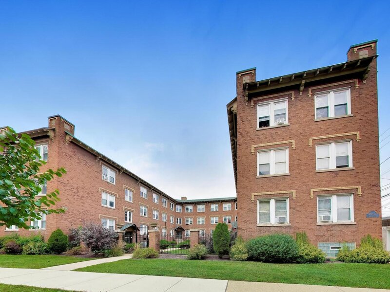4822 W Hutchinson Street Chicago IL 60641
