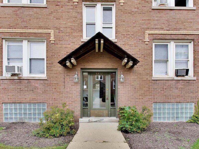 4822 W Hutchinson Street Chicago IL 60641
