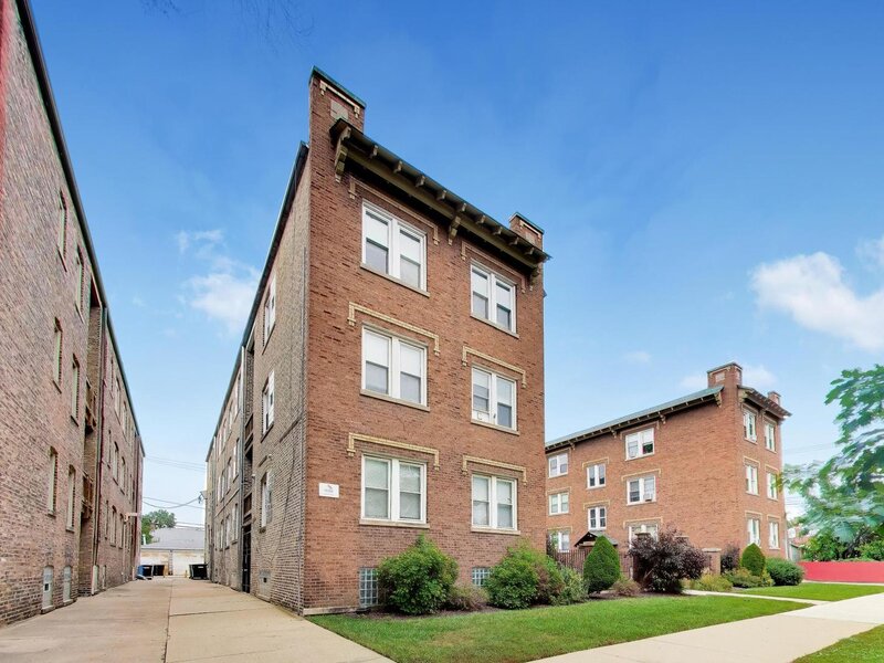 4822 W Hutchinson Street Chicago IL 60641