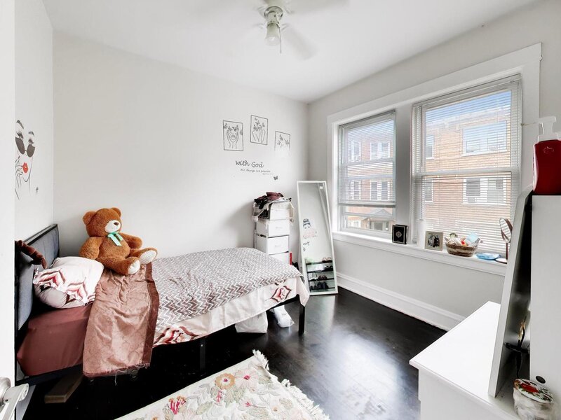 4822 W Hutchinson Street Chicago IL 60641