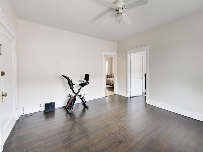4822 W Hutchinson Street Chicago IL 60641