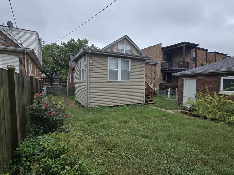 7951 S Blackstone Avenue Chicago IL 60619