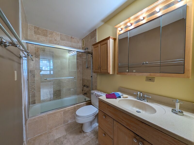 6171 N Sheridan Road Chicago IL 60660