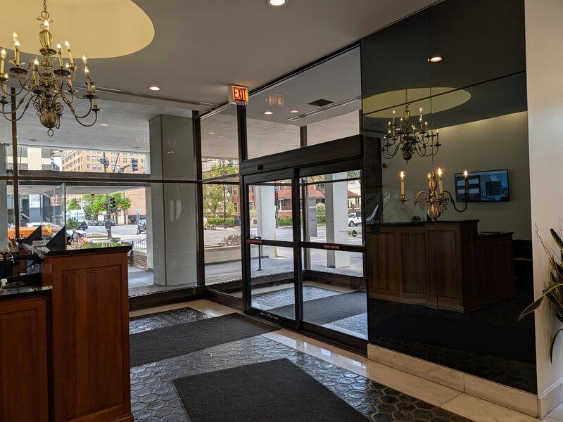6171 N Sheridan Road Chicago IL 60660