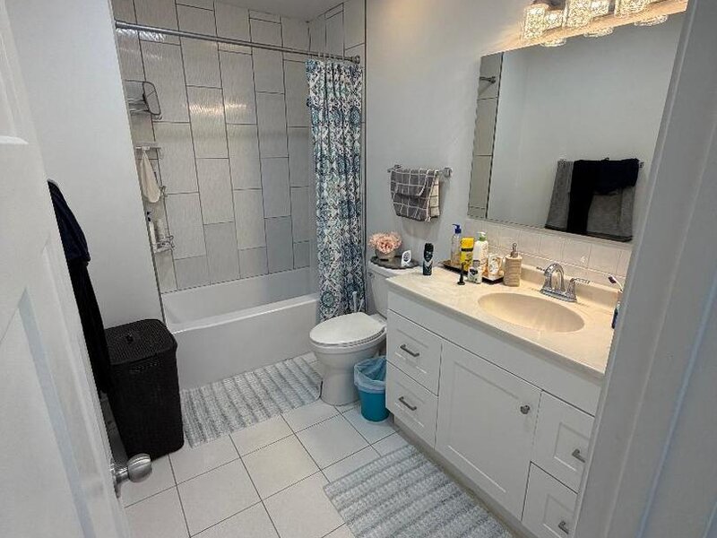 933 S Oakley Boulevard Chicago IL 60612