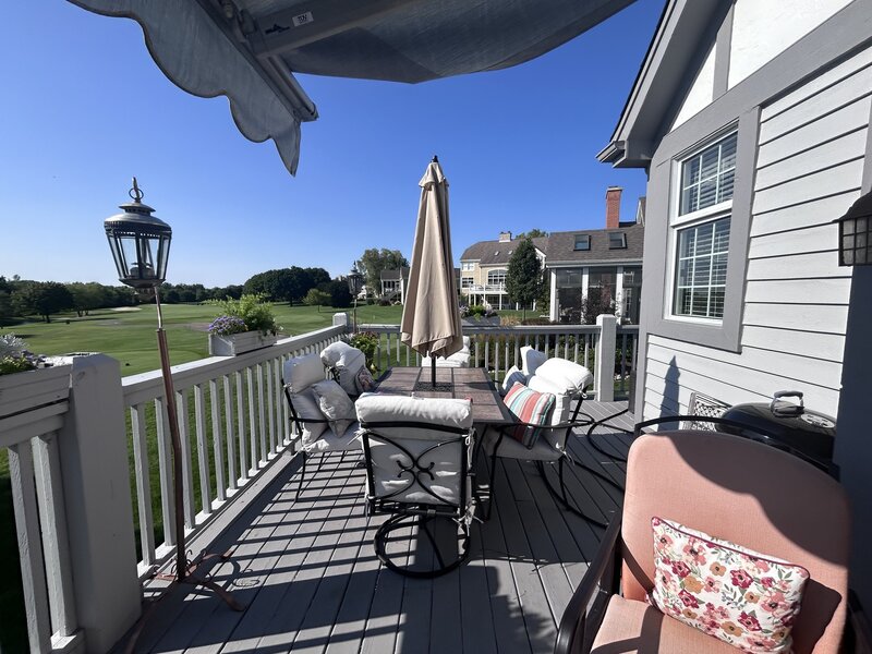 8 Canterbury Court Lake In The Hills IL 60156