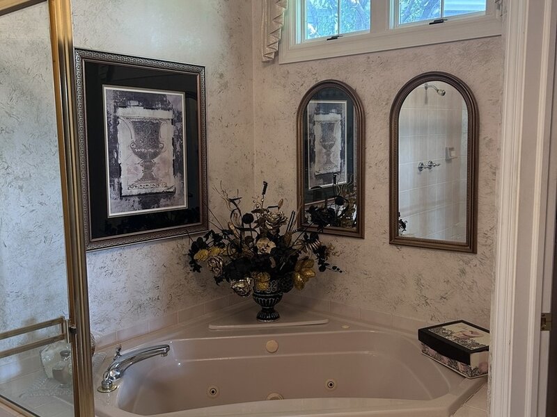 8 Canterbury Court Lake In The Hills IL 60156
