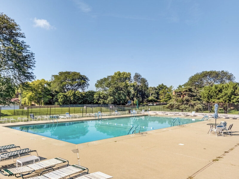 1615 E Central Road Arlington Heights IL 60005