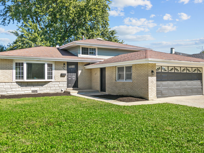 1340 Prince Drive South Holland IL 60473