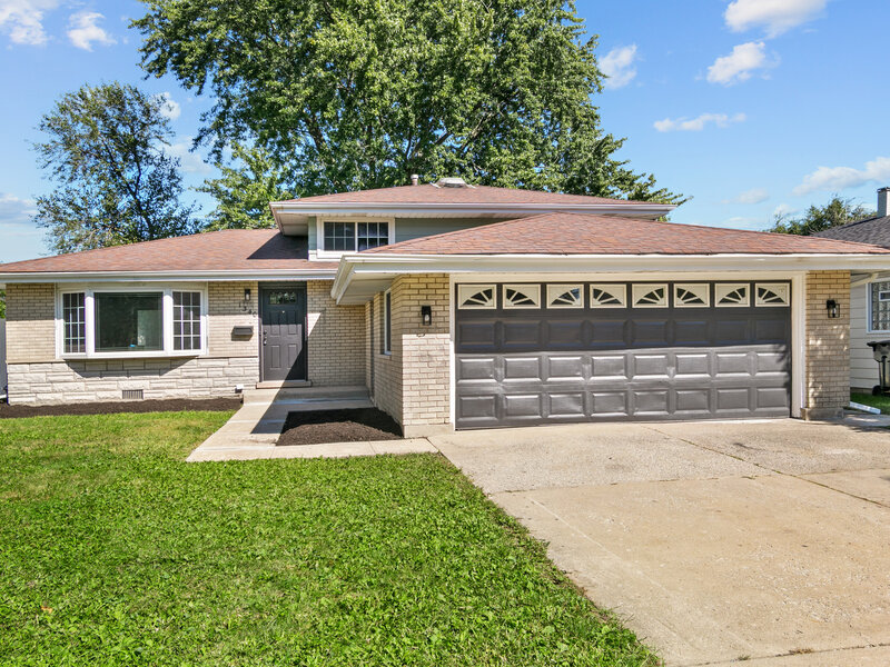 1340 Prince Drive South Holland IL 60473