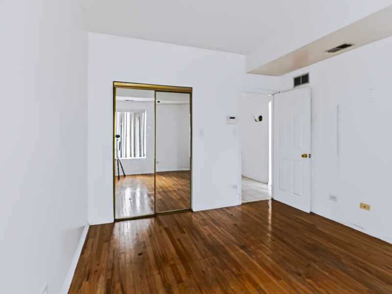 1942 E 72nd Place Chicago IL 60649