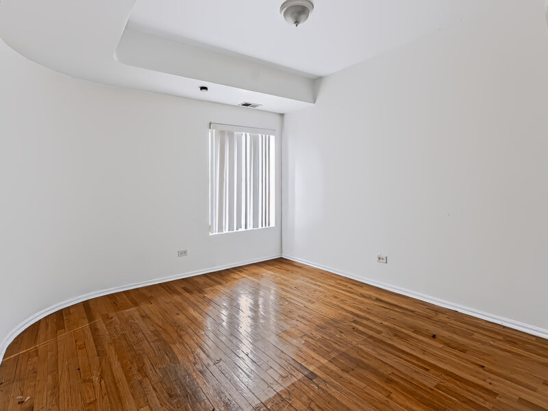 1942 E 72nd Place Chicago IL 60649