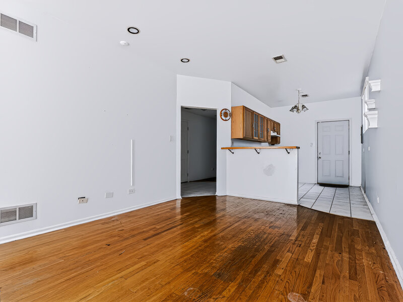 1942 E 72nd Place Chicago IL 60649