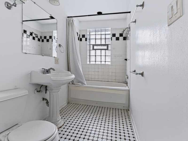 1942 E 72nd Place Chicago IL 60649