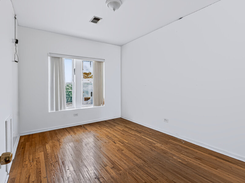 1942 E 72nd Place Chicago IL 60649