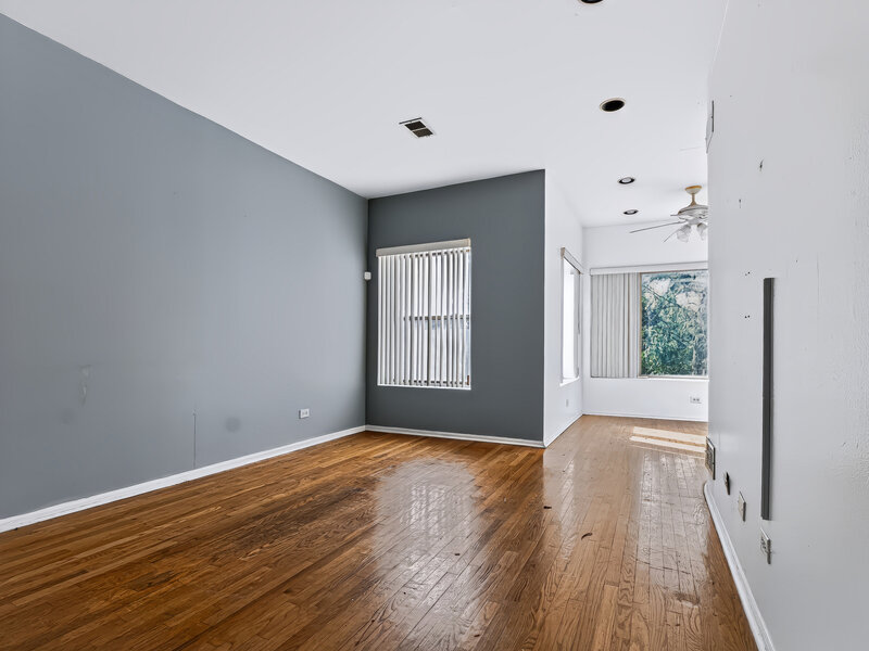 1942 E 72nd Place Chicago IL 60649