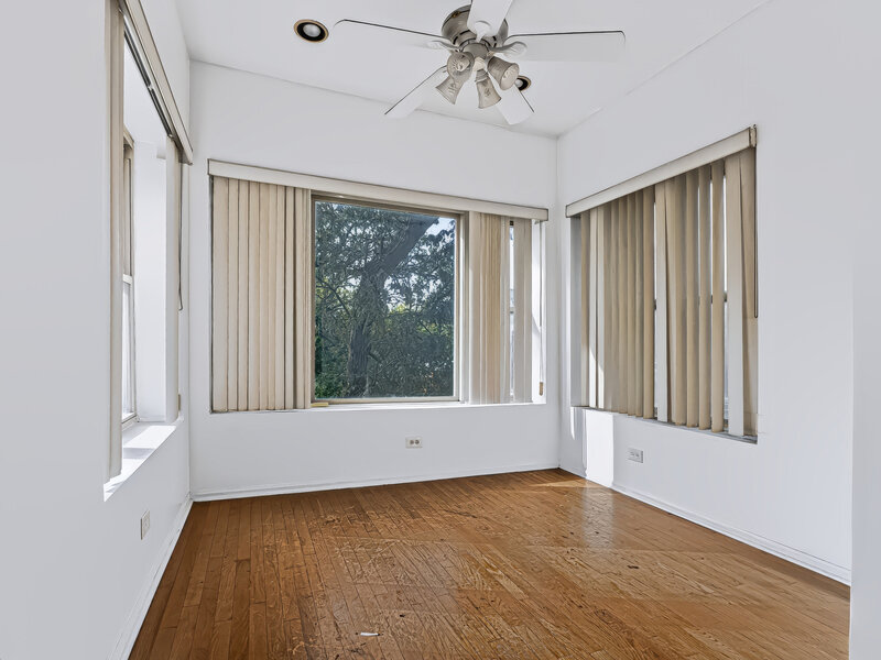 1942 E 72nd Place Chicago IL 60649