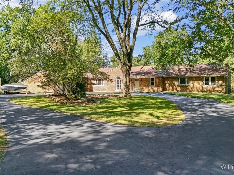 31 Penny Road Barrington Hills IL 60010