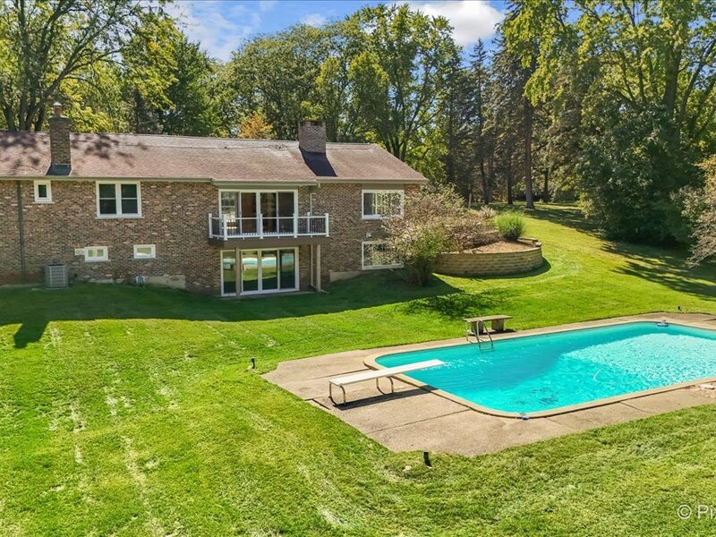 31 Penny Road Barrington Hills IL 60010