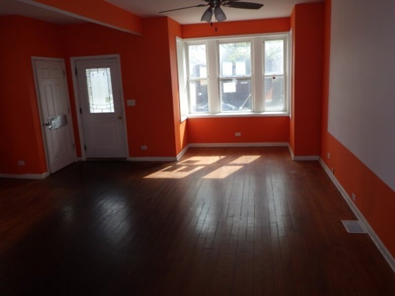 7916 S East End Avenue Chicago IL 60617