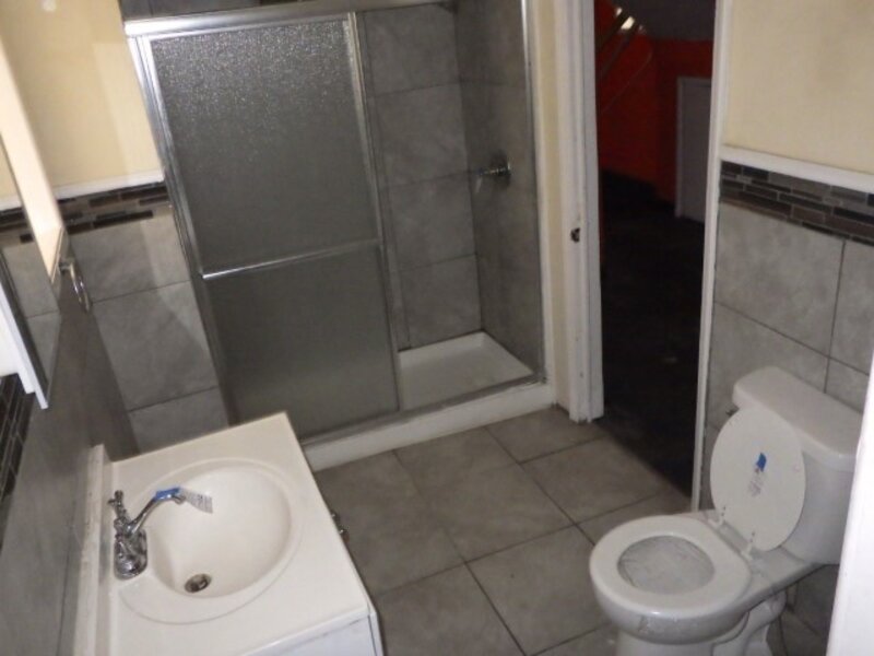 7916 S East End Avenue Chicago IL 60617