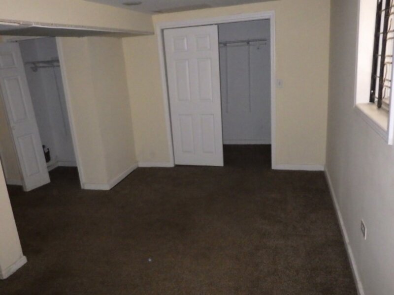 7916 S East End Avenue Chicago IL 60617