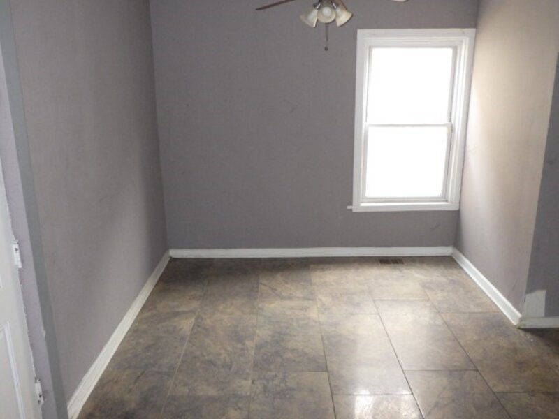 7916 S East End Avenue Chicago IL 60617