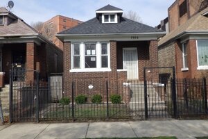 Photo of 7916 S East End Avenue Chicago IL 60617