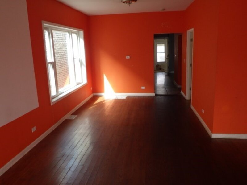7916 S East End Avenue Chicago IL 60617