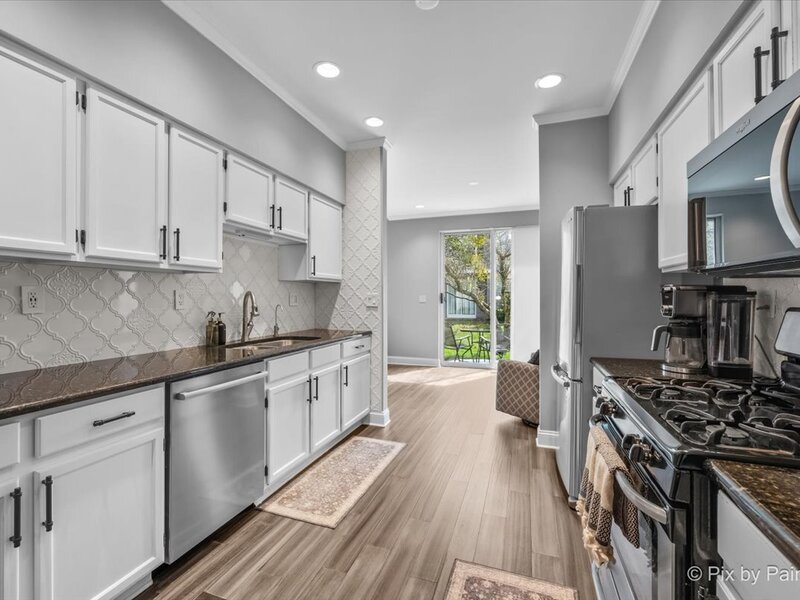 1423 Walnut Hill Avenue St. Charles IL 60174