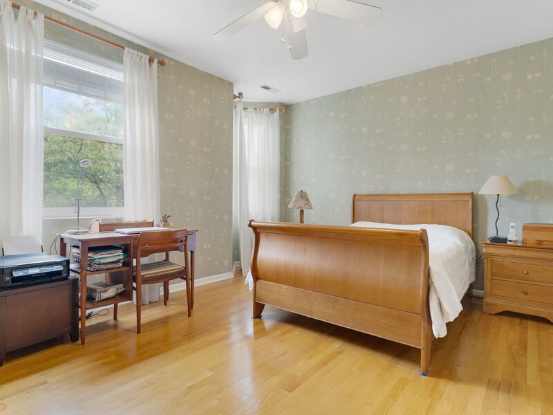 4710 S Ellis Avenue Chicago IL 60615