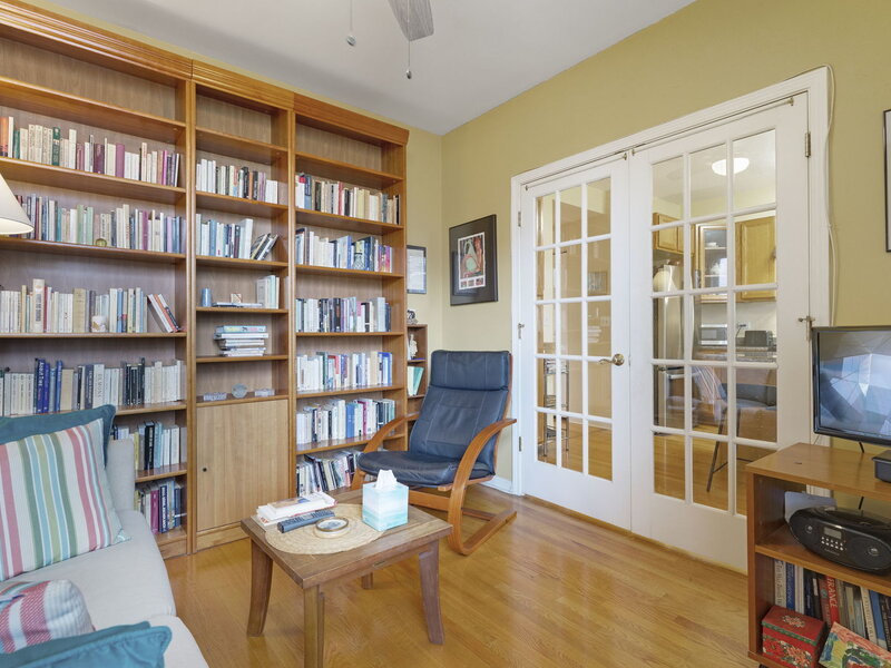 4710 S Ellis Avenue Chicago IL 60615